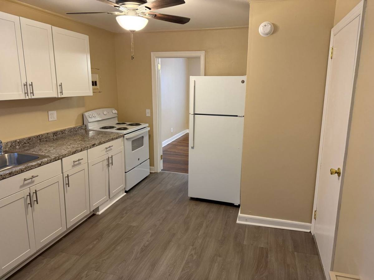 House for rent at 1011 Lomond Ave, Charlotte, NC 28206