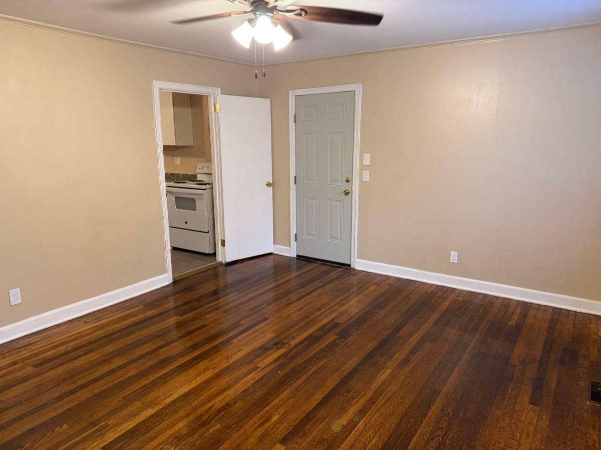 House for rent at 1011 Lomond Ave, Charlotte, NC 28206