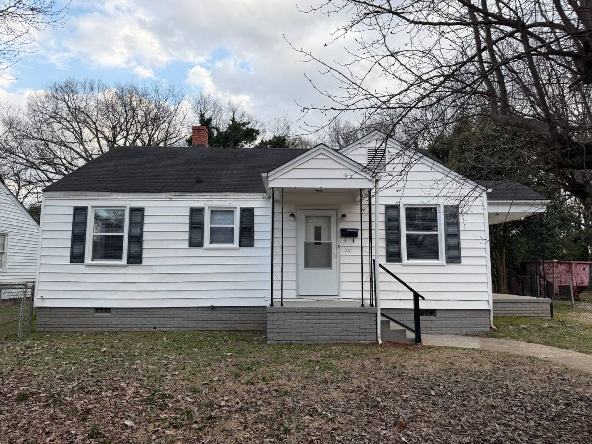House for rent at 1011 Lomond Ave, Charlotte, NC 28206