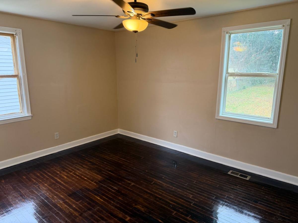 House for rent at 1011 Lomond Ave, Charlotte, NC 28206