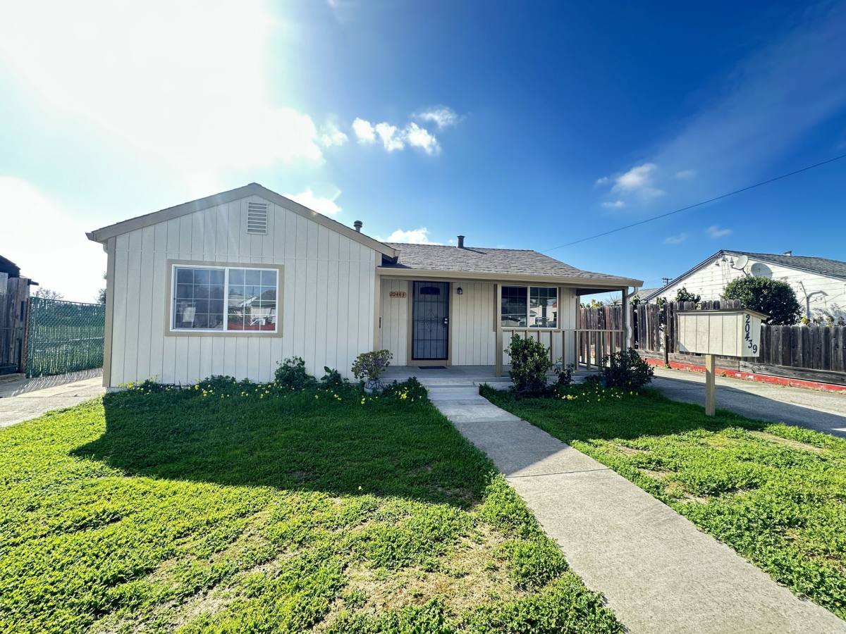 Townhouse for rent at 20443 Meekland Ave, Hayward, CA 94541