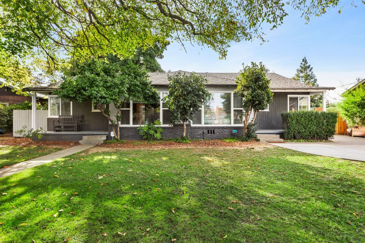 House for rent at 5026 V St, Sacramento, CA 95817