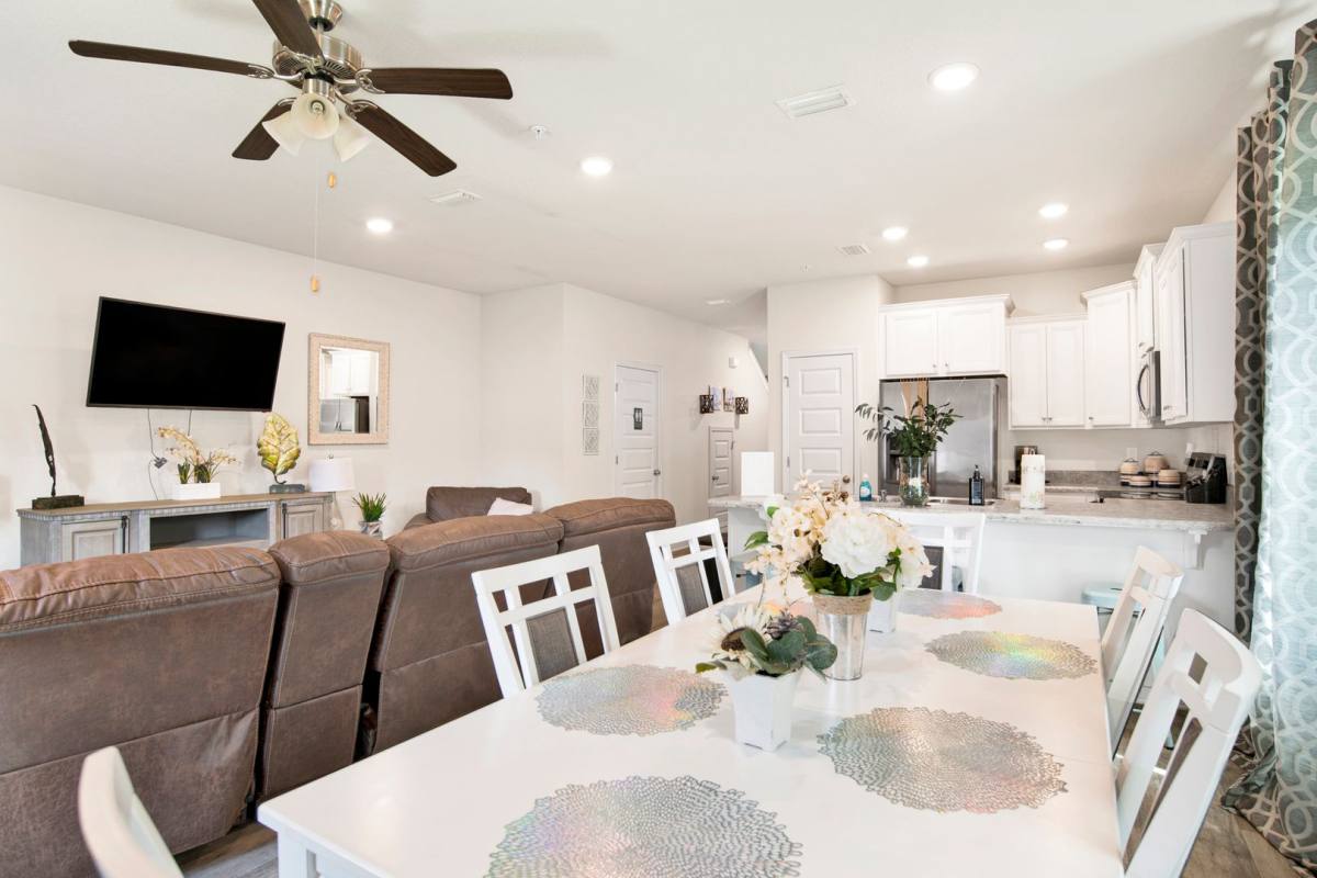 Townhouse for rent at 6001 Royal Port Court, Pensacola, FL 32526