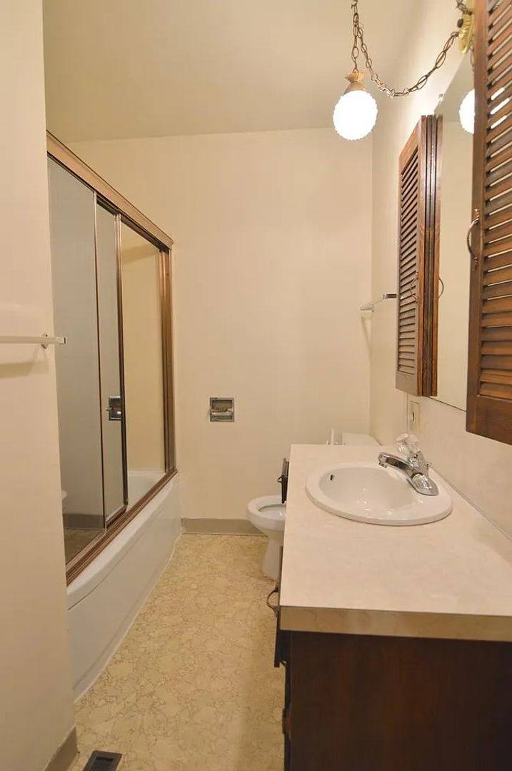 Apartment for rent at 3848 - 3850 SW Marigold St, Portland, OR 97219