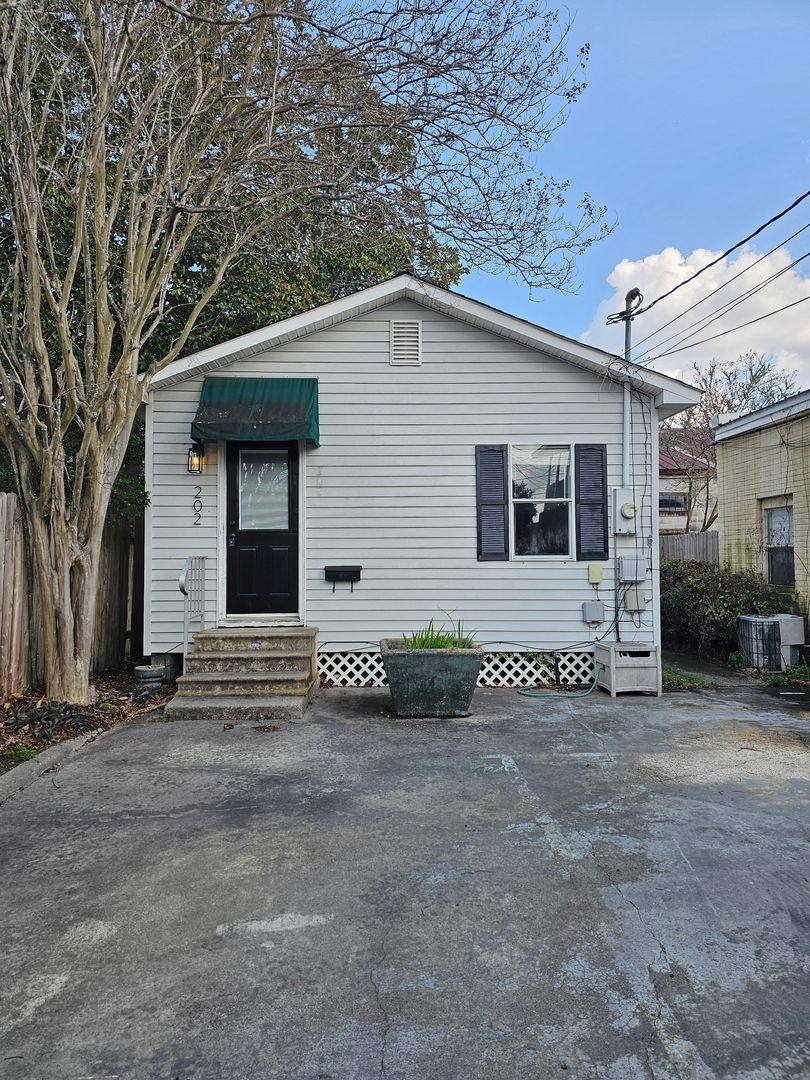 202 N Cypress St, Hammond, LA 70401 - House For Rent - Image 1