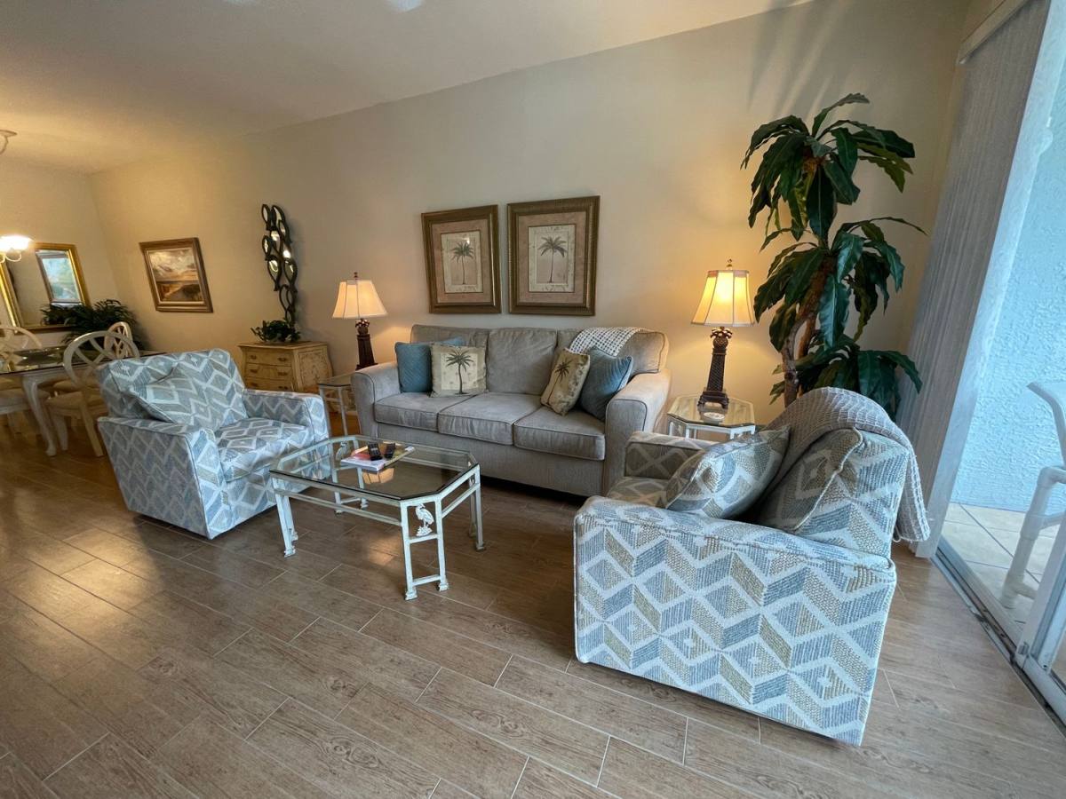 Apartment for rent at 519 Roma Court, Naples, FL 34110