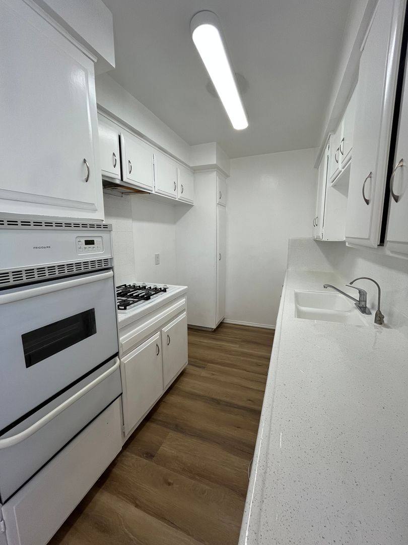 Apartment for rent at 524 E Cedar Ave, Burbank, CA 91501