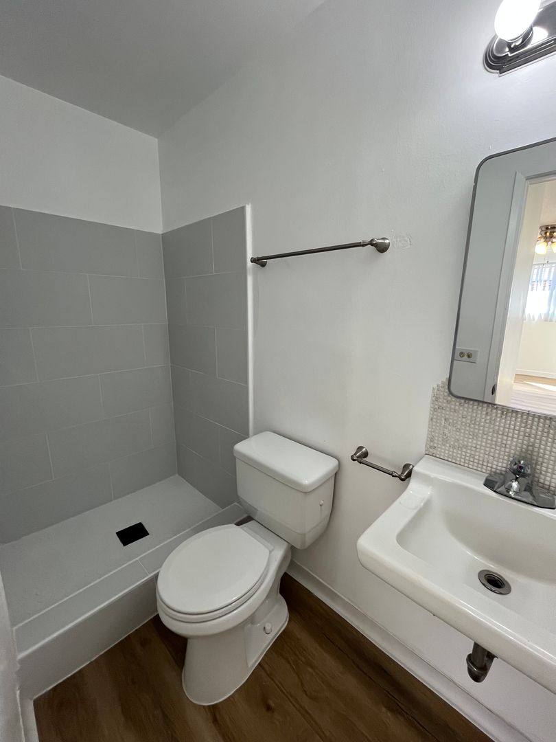 Apartment for rent at 524 E Cedar Ave, Burbank, CA 91501