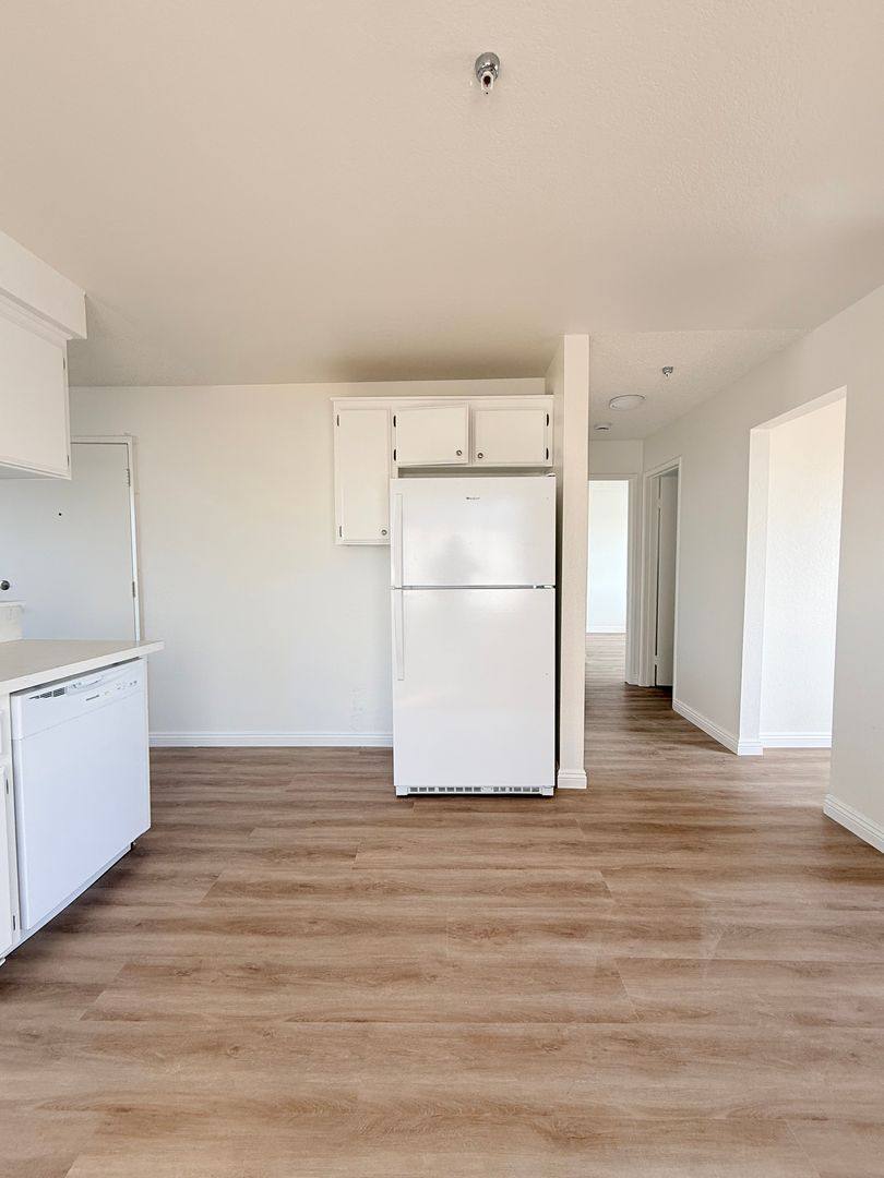 Apartment for rent at 12516 Cranbrook Ave, Hawthorne, CA 90250