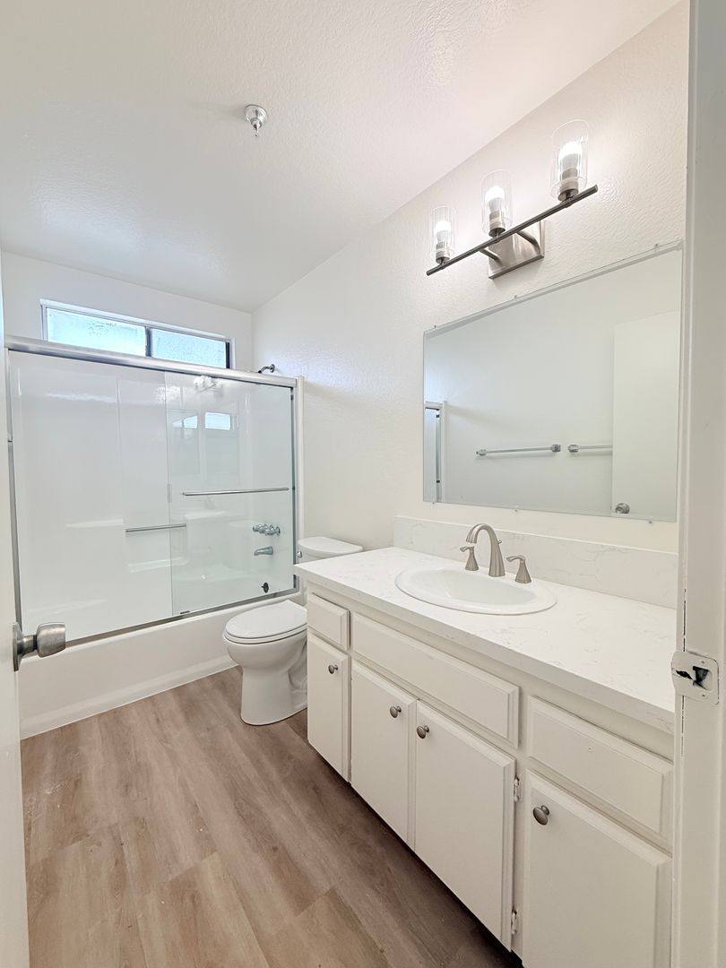 Apartment for rent at 12516 Cranbrook Ave, Hawthorne, CA 90250