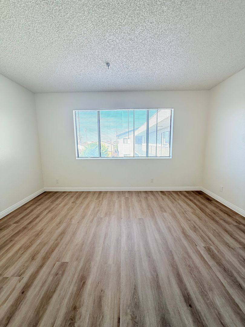 Apartment for rent at 12516 Cranbrook Ave, Hawthorne, CA 90250