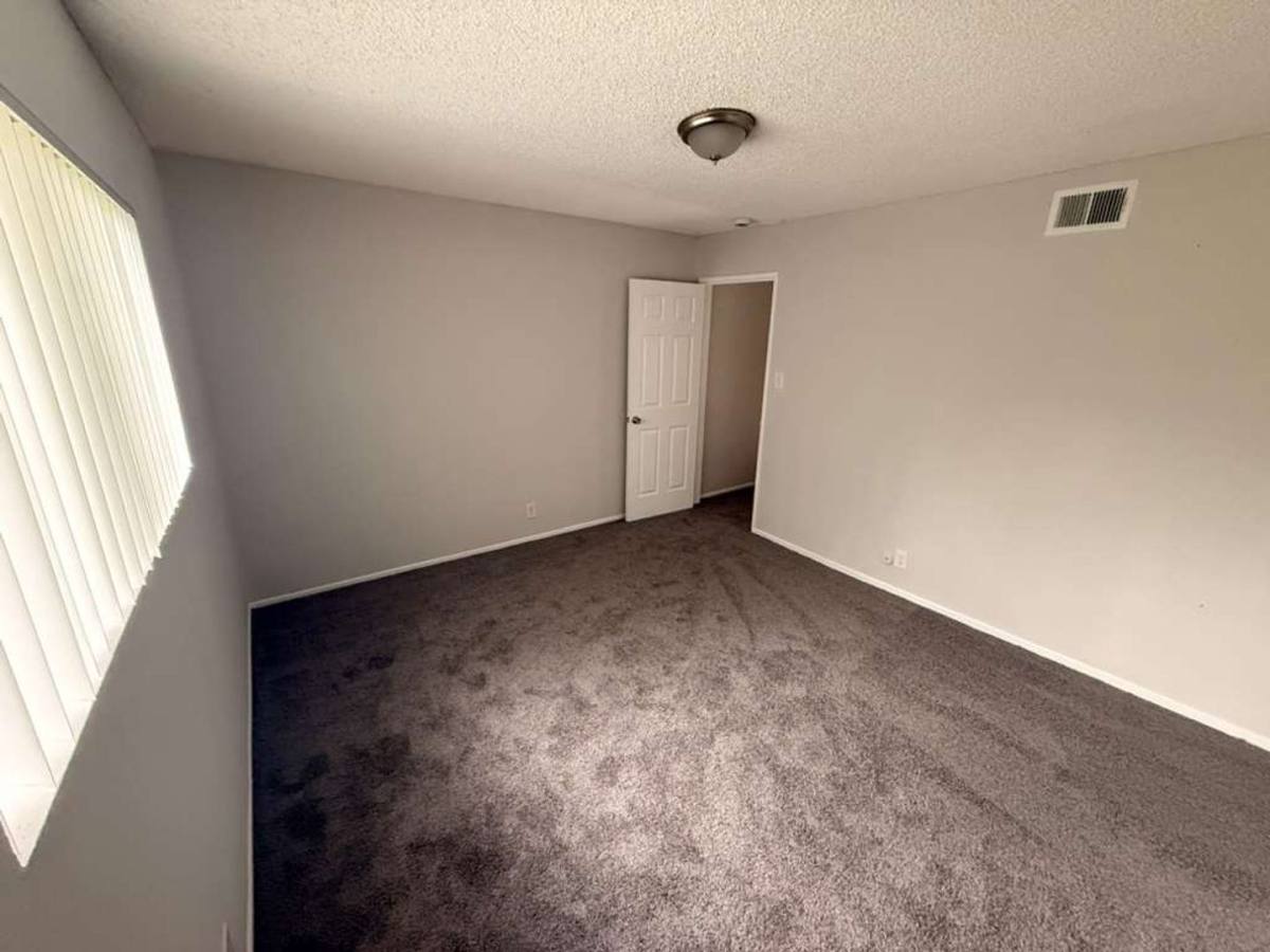 Apartment for rent at 461-587 River Rd, Corona, CA 92878