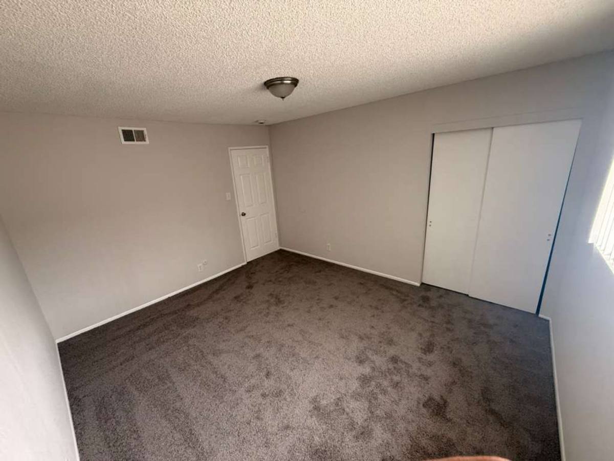 Apartment for rent at 461-587 River Rd, Corona, CA 92878