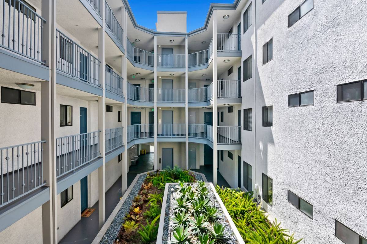 Apartment for rent at 3848 Mentone Ave, Culver City, CA 90232