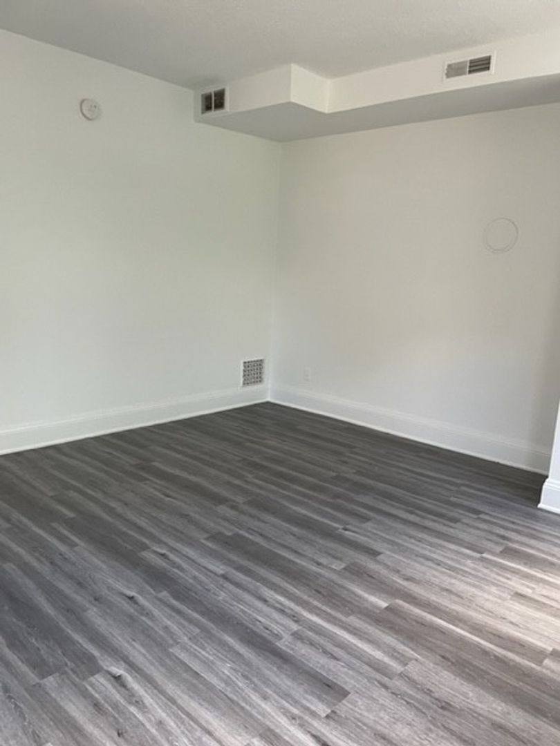 Apartment for rent at 235 Emming St, Cincinnati, OH 45219