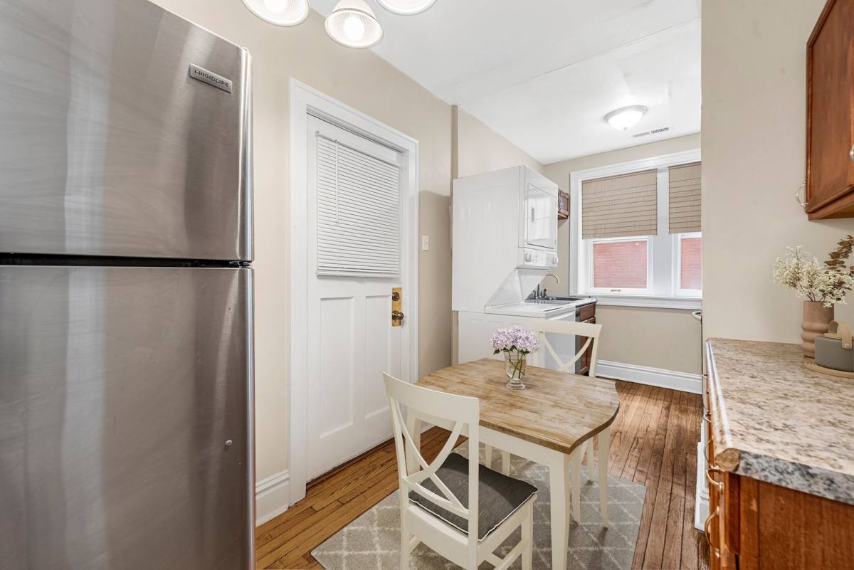 Apartment for rent at 4256-58 Botanical, Saint Louis, MO 63110
