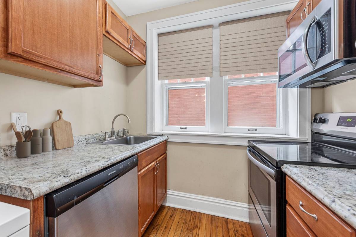 Apartment for rent at 4256-58 Botanical, Saint Louis, MO 63110