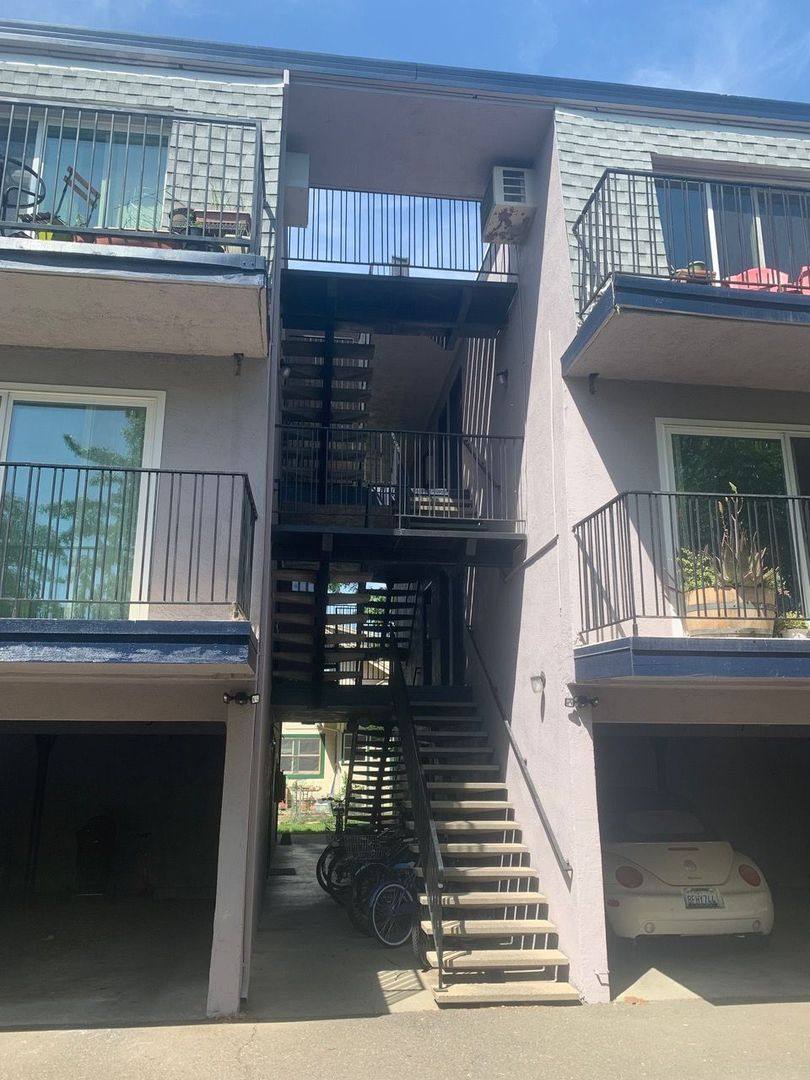 Apartment for rent at 230 J St, Davis, CA 95616