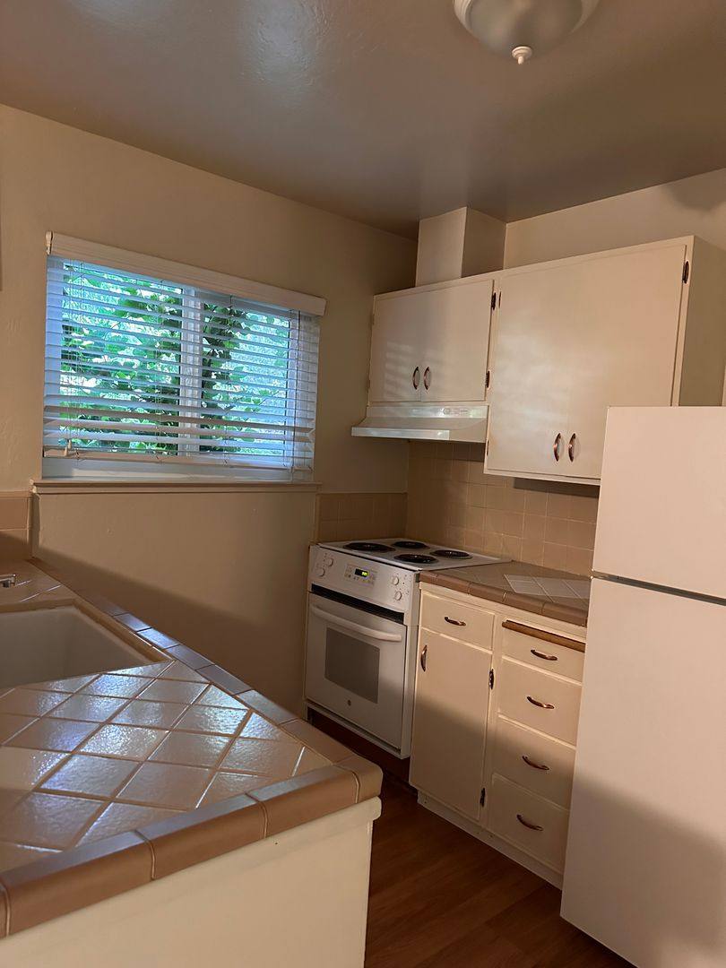 Apartment for rent at 230 J St, Davis, CA 95616