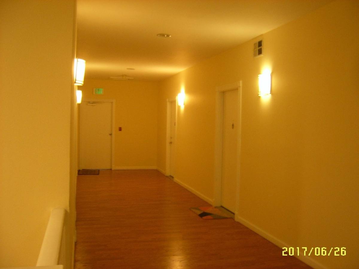 Apartment for rent at 815 E Denny Way, Seattle, WA 98122