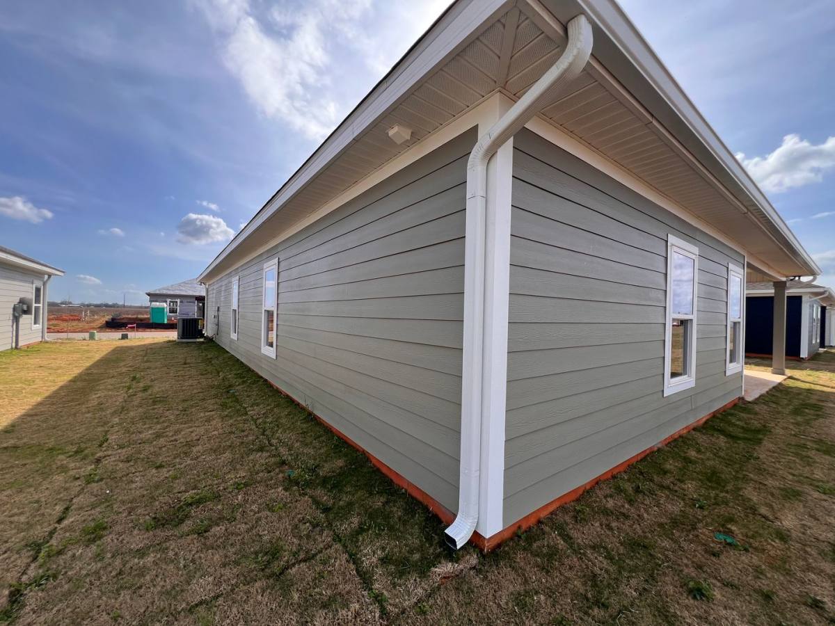 House for rent at 19641 Amberley Rd, Robertsdale, AL 36567