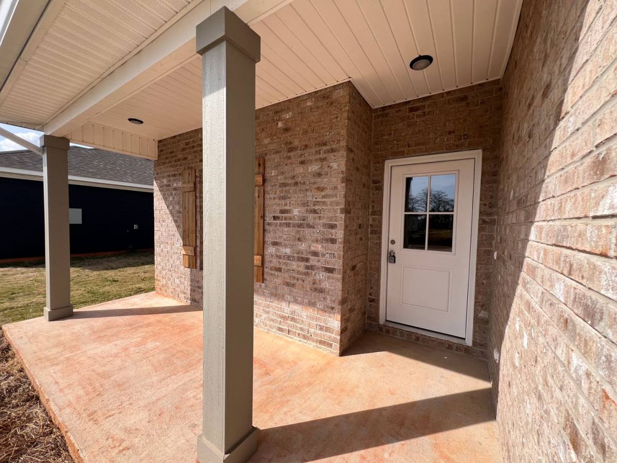 House for rent at 19641 Amberley Rd, Robertsdale, AL 36567