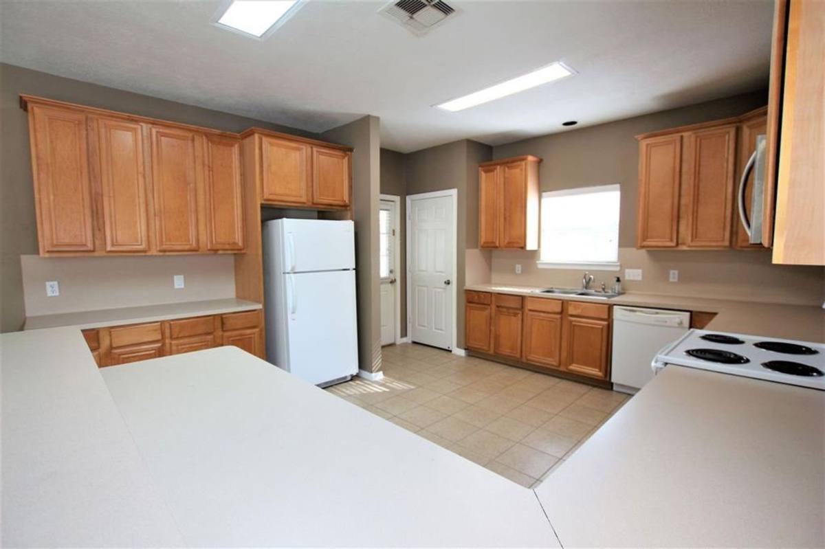House for rent at 194 Davis St, Humble, TX 77338