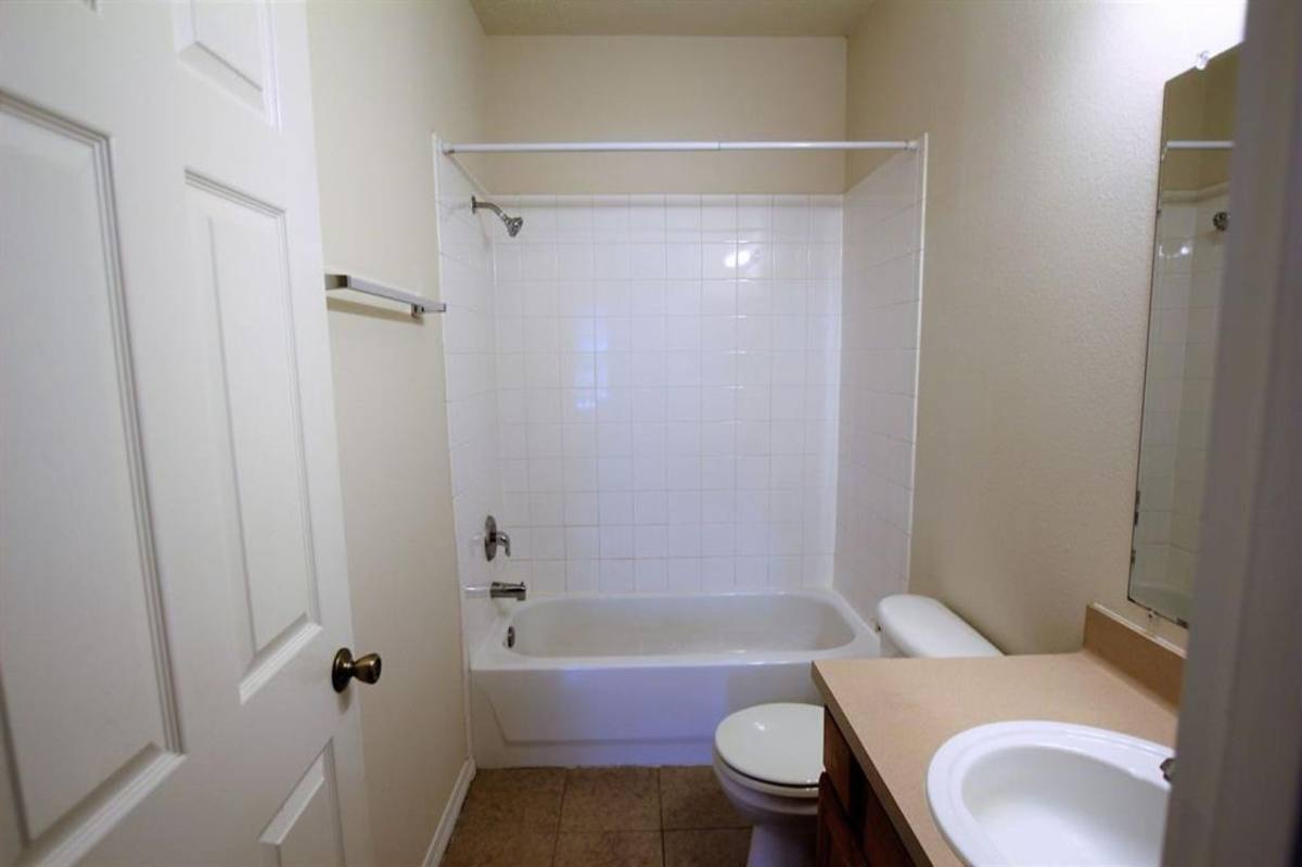 House for rent at 194 Davis St, Humble, TX 77338