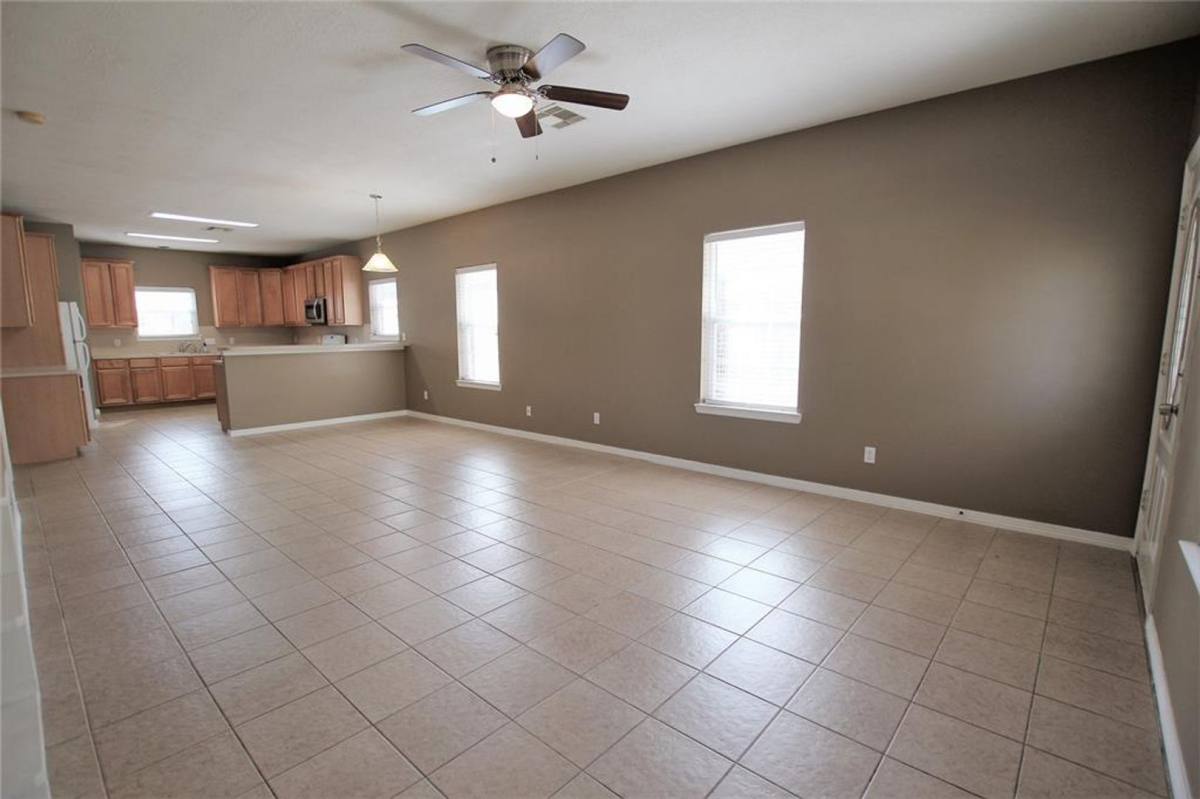 House for rent at 194 Davis St, Humble, TX 77338