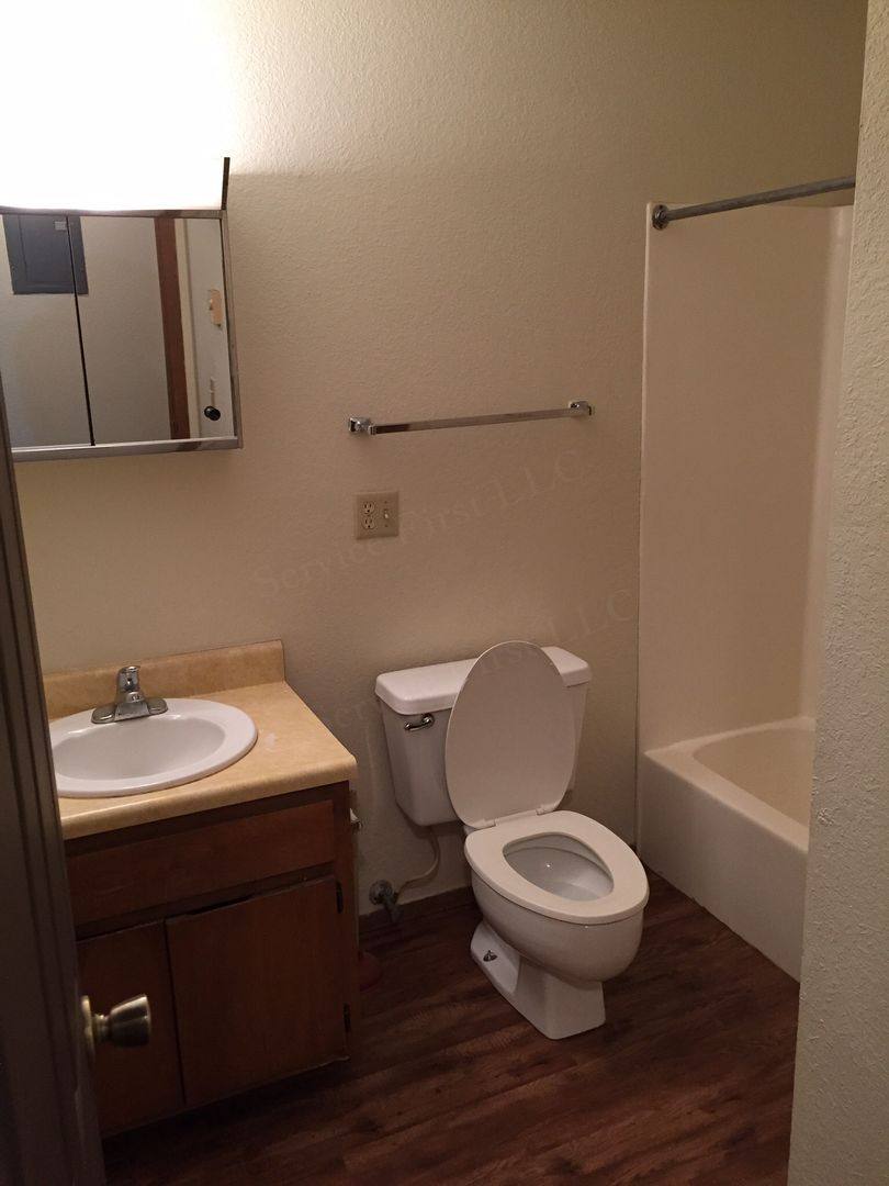 Apartment for rent at 511 Church St, Marshfield, MO 65706