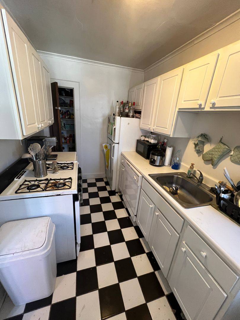 Apartment for rent at 3237 N Oakland Ave, Milwaukee, WI 53211