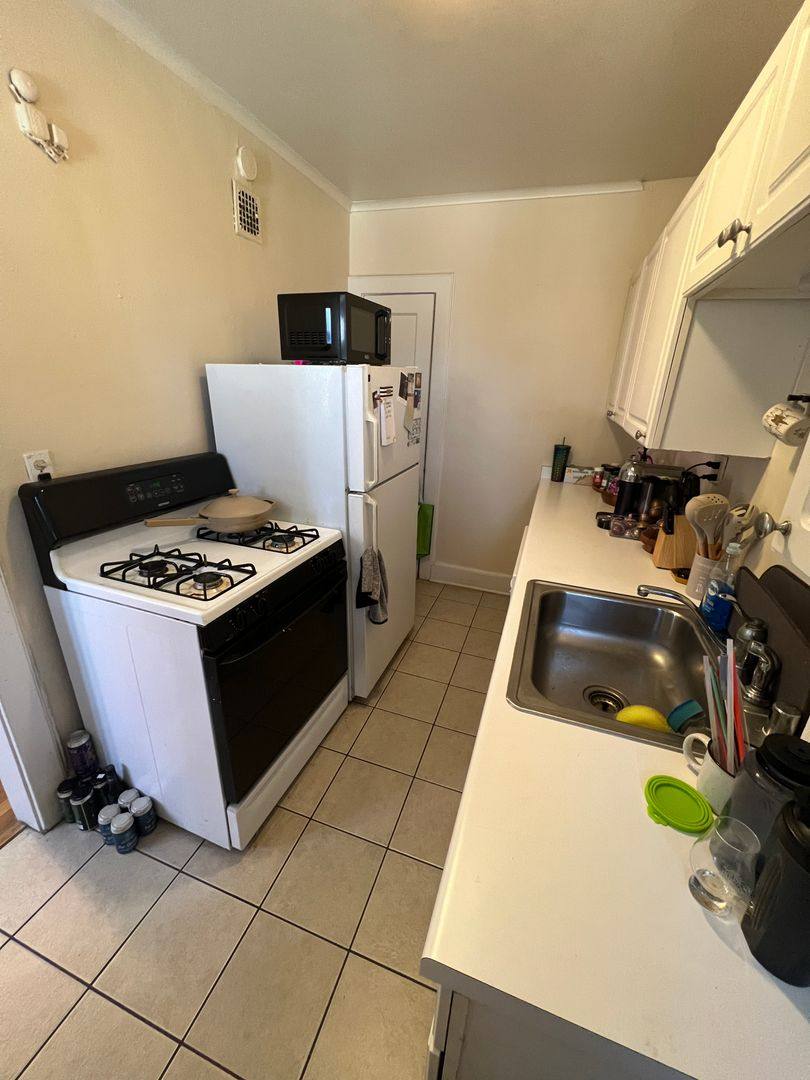 Apartment for rent at 3237 N Oakland Ave, Milwaukee, WI 53211