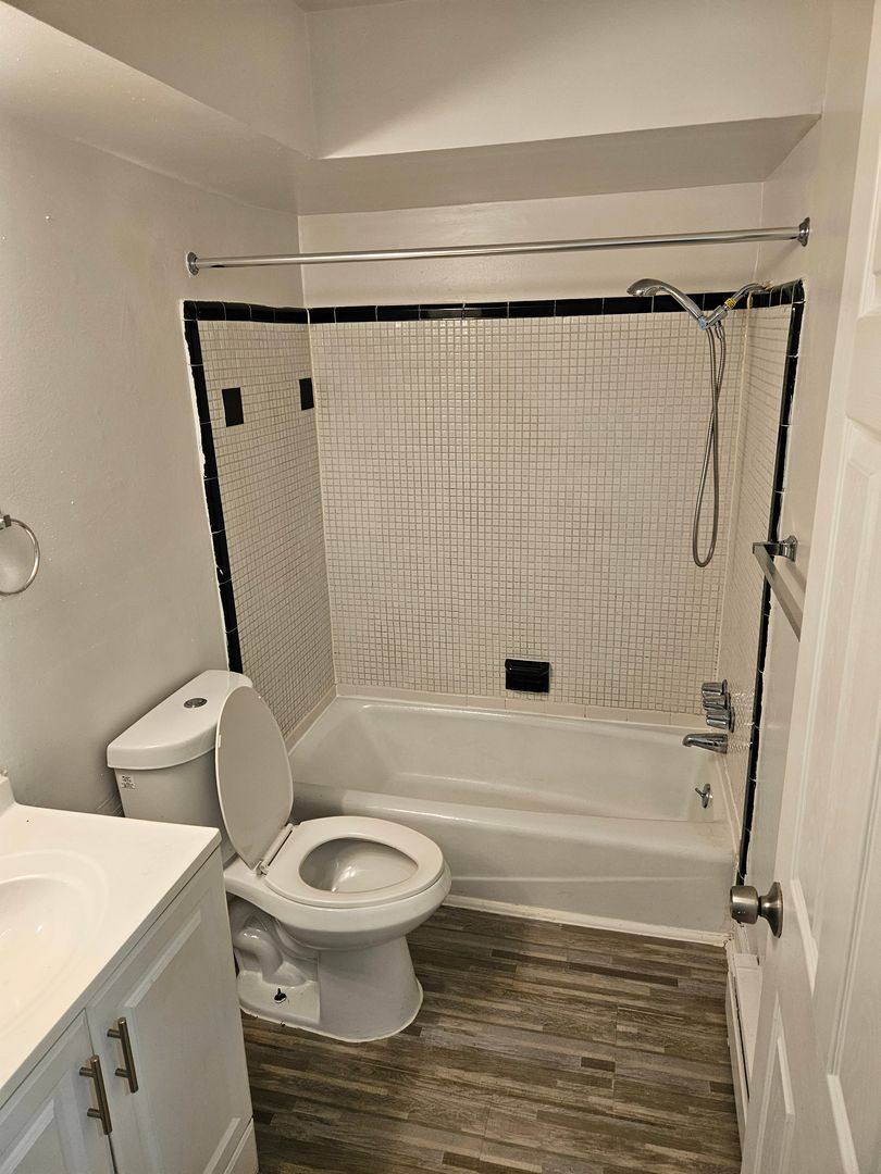 Apartment for rent at 800 Montie Rd, Lincoln Park, MI 48146