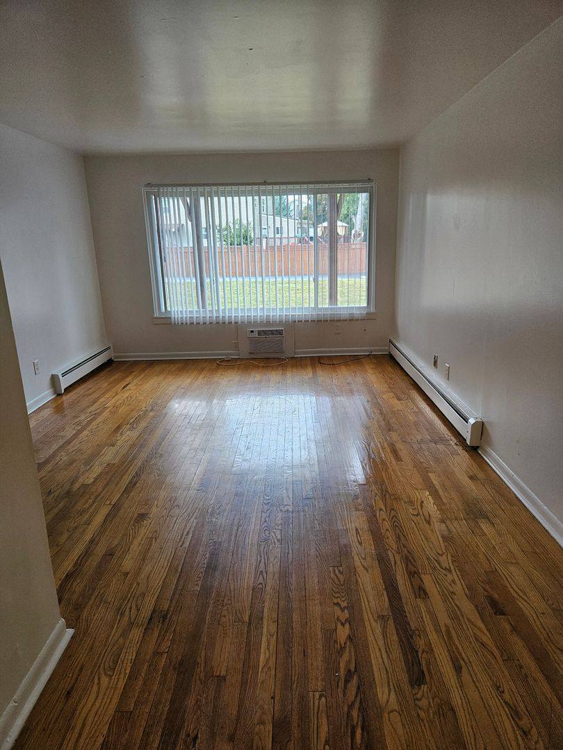 Apartment for rent at 800 Montie Rd, Lincoln Park, MI 48146