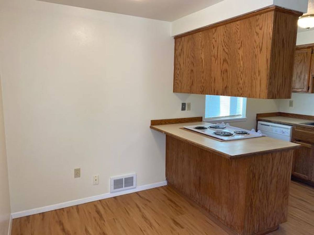 Apartment for rent at 752 SE 4th St, Toledo, OR 97391