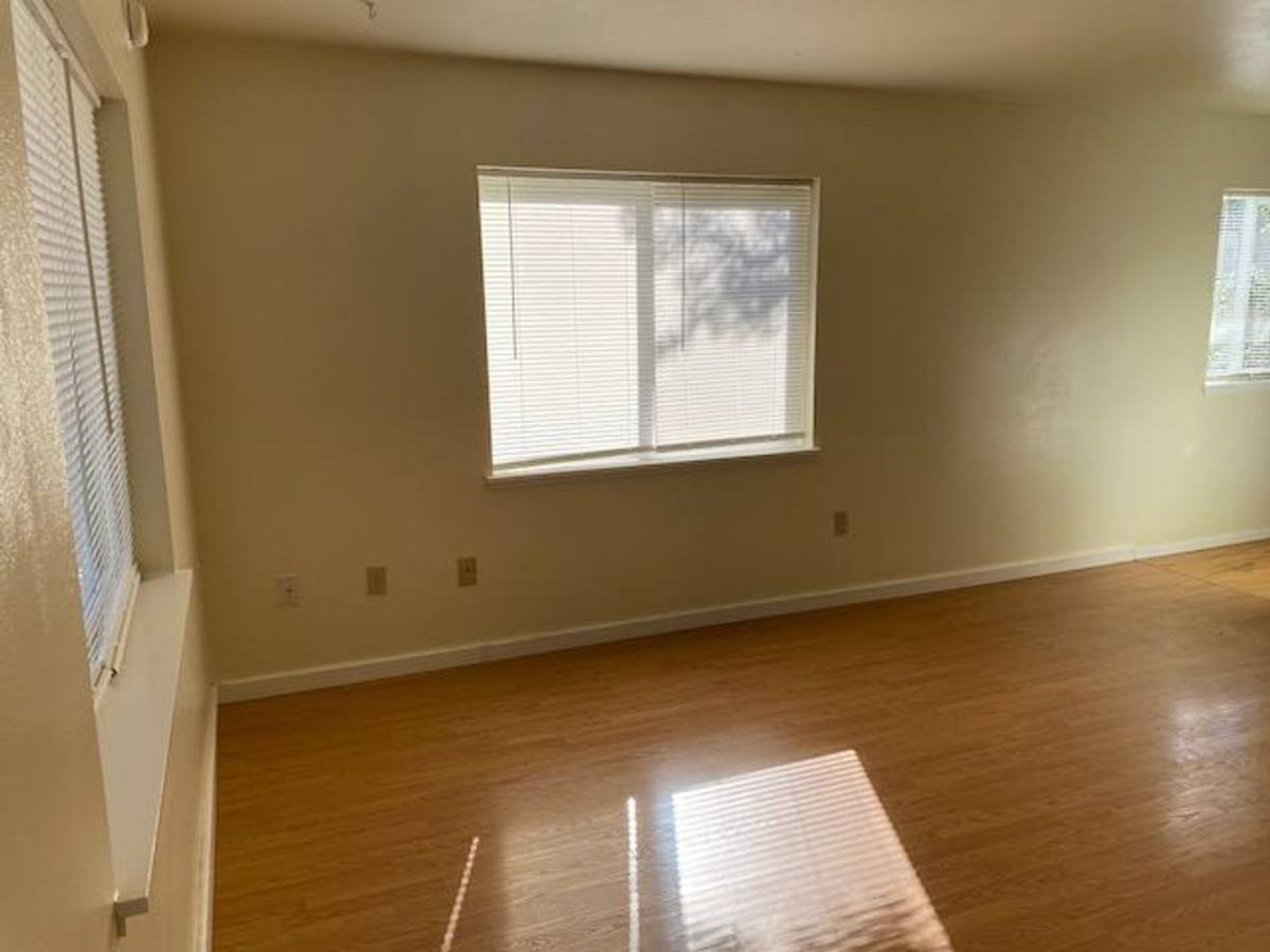 Apartment for rent at 752 SE 4th St, Toledo, OR 97391