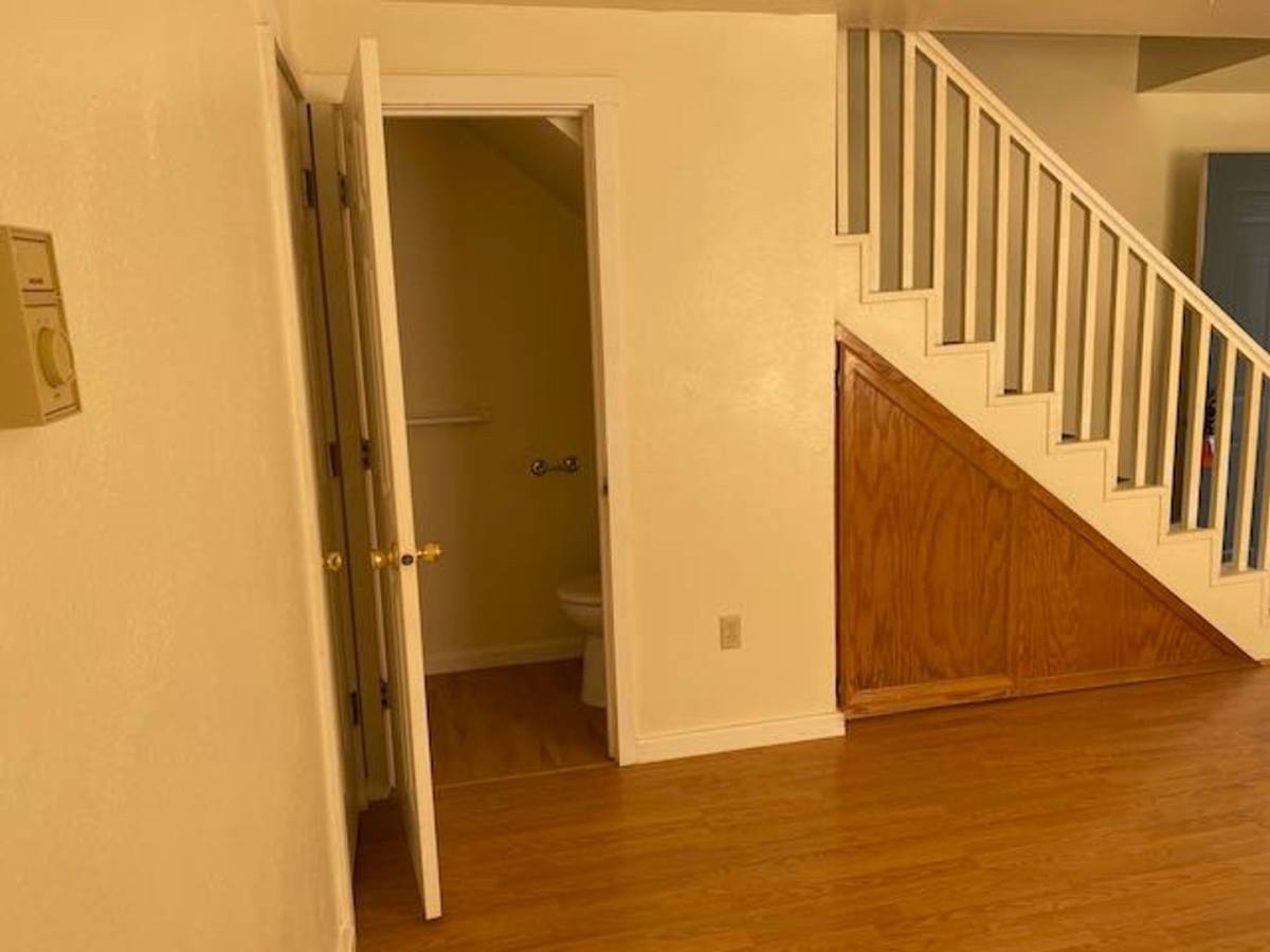 Apartment for rent at 752 SE 4th St, Toledo, OR 97391