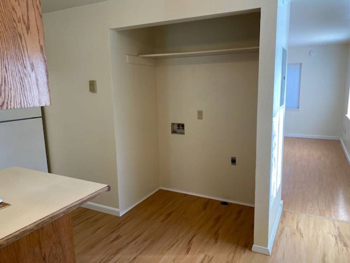 Apartment for rent at 752 SE 4th St, Toledo, OR 97391
