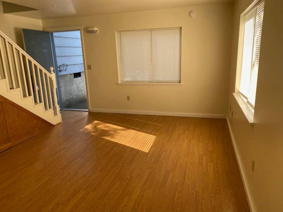 Apartment for rent at 752 SE 4th St, Toledo, OR 97391