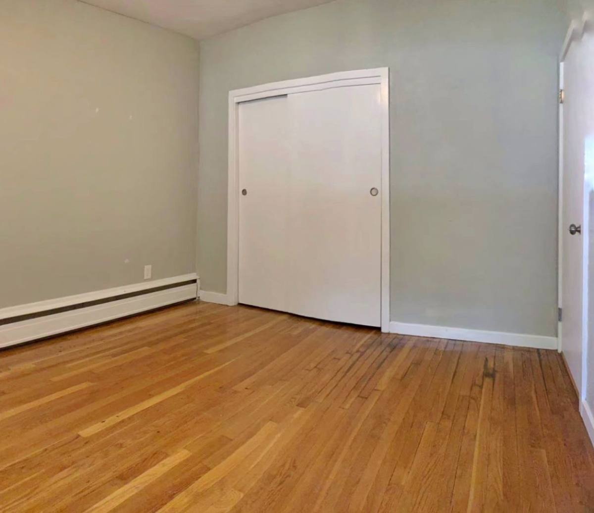 Apartment for rent at 31 Smith St, Marblehead, MA 01945