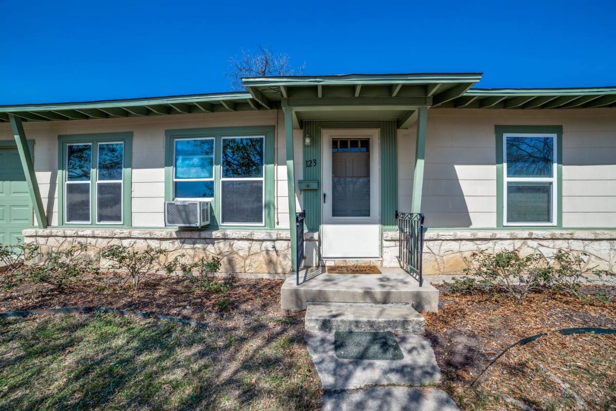 House for rent at 123 Mink Dr, San Antonio, TX 78213