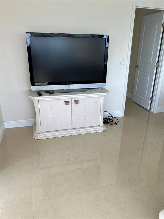Apartment for rent at 3800 Galt Ocean Dr #1515, Fort Lauderdale, FL 33308