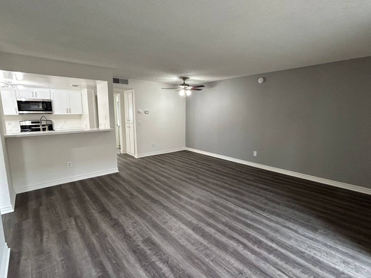 Apartment for rent at 7500 Crescent Ave, Buena Park, CA 90620