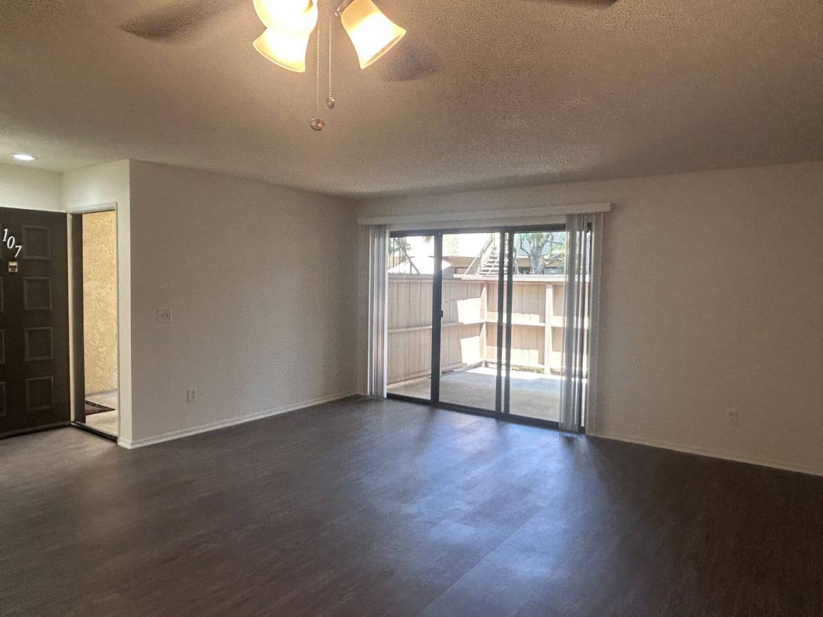 Apartment for rent at 7500 Crescent Ave, Buena Park, CA 90620