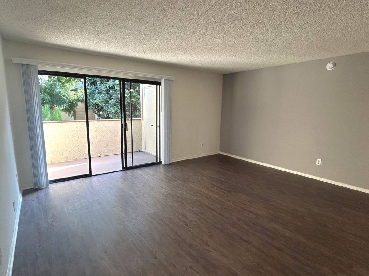 Apartment for rent at 7500 Crescent Ave, Buena Park, CA 90620