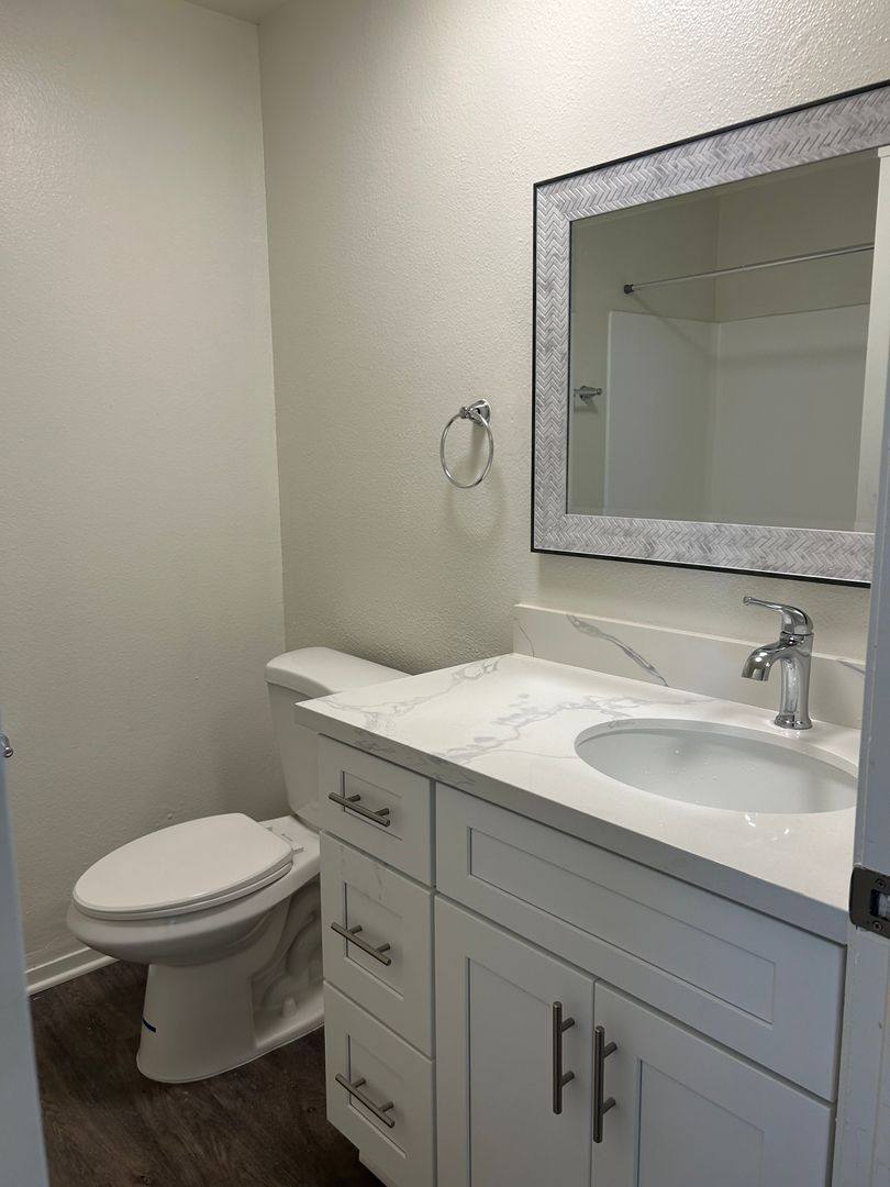 Apartment for rent at 7500 Crescent Ave, Buena Park, CA 90620