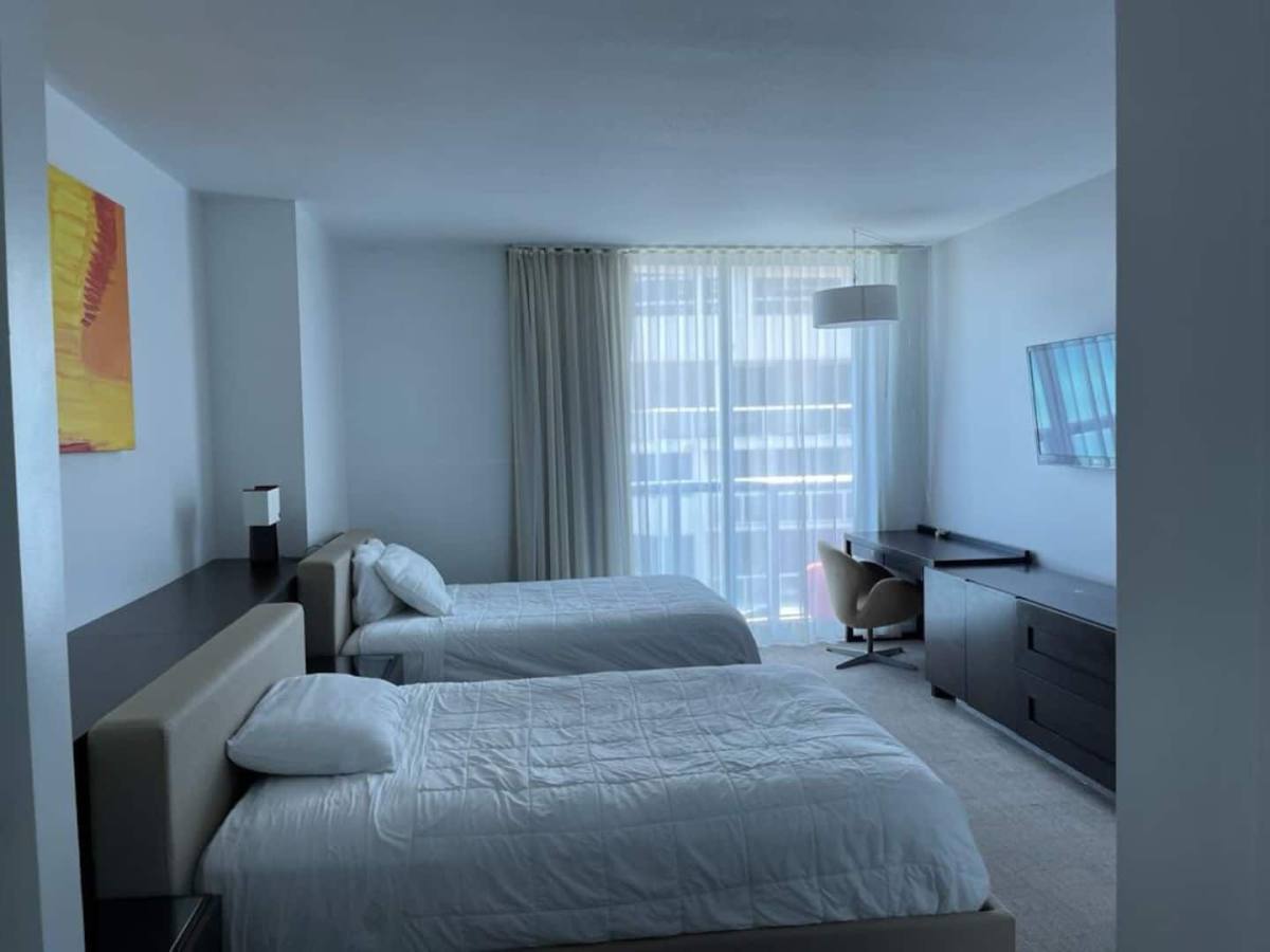 Apartment for rent at 17315 Collins Ave, North Miami Beach, FL 33160