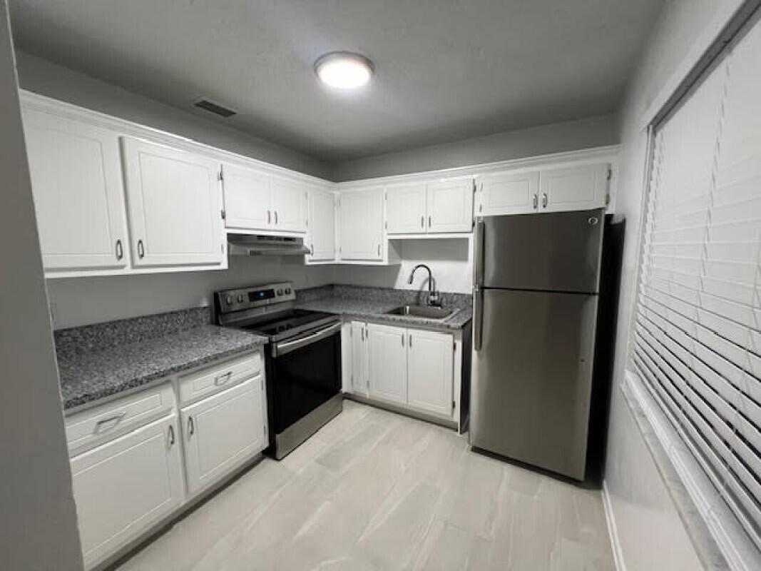 Apartment for rent at 1200 S Broadway #209, Lake Worth, FL 33462