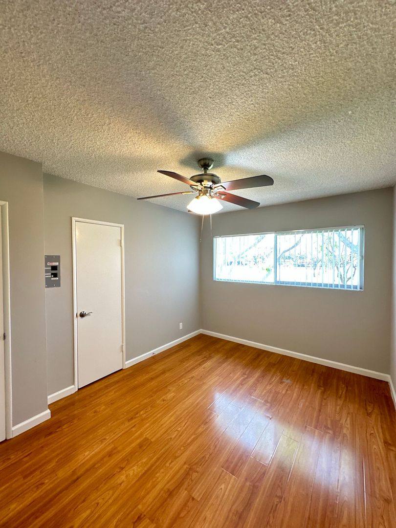 Apartment for rent at 9462 Oak St, Bellflower, CA 90706