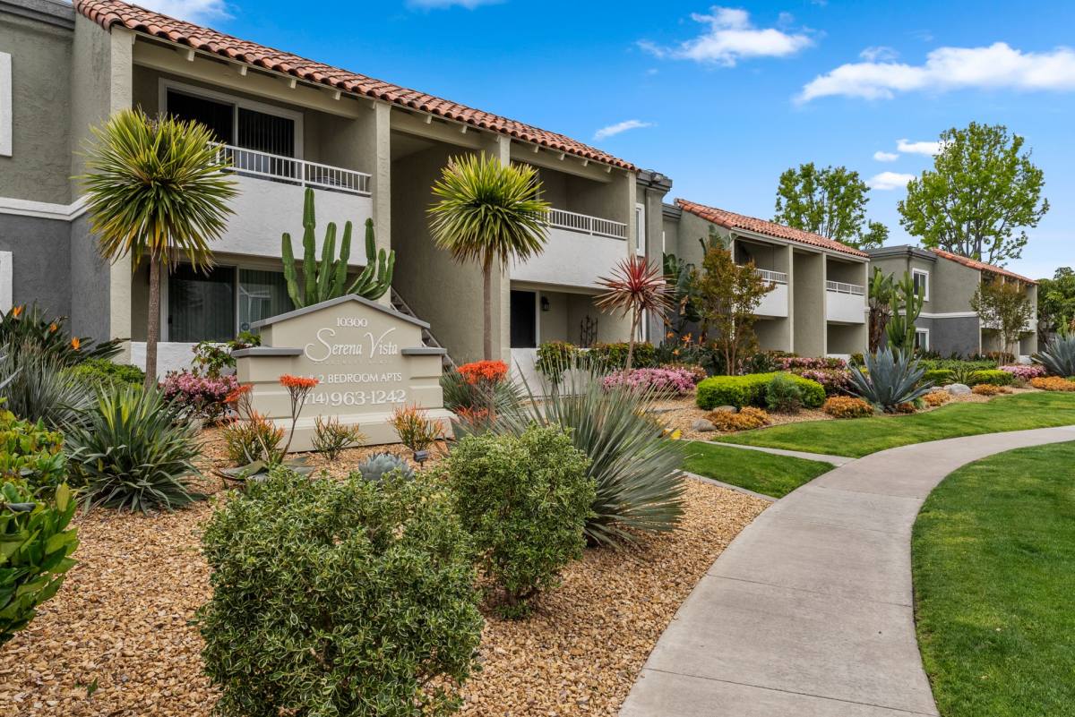 Apartment for rent at 10300 La Hacienda Ave, Fountain Valley, CA 92708